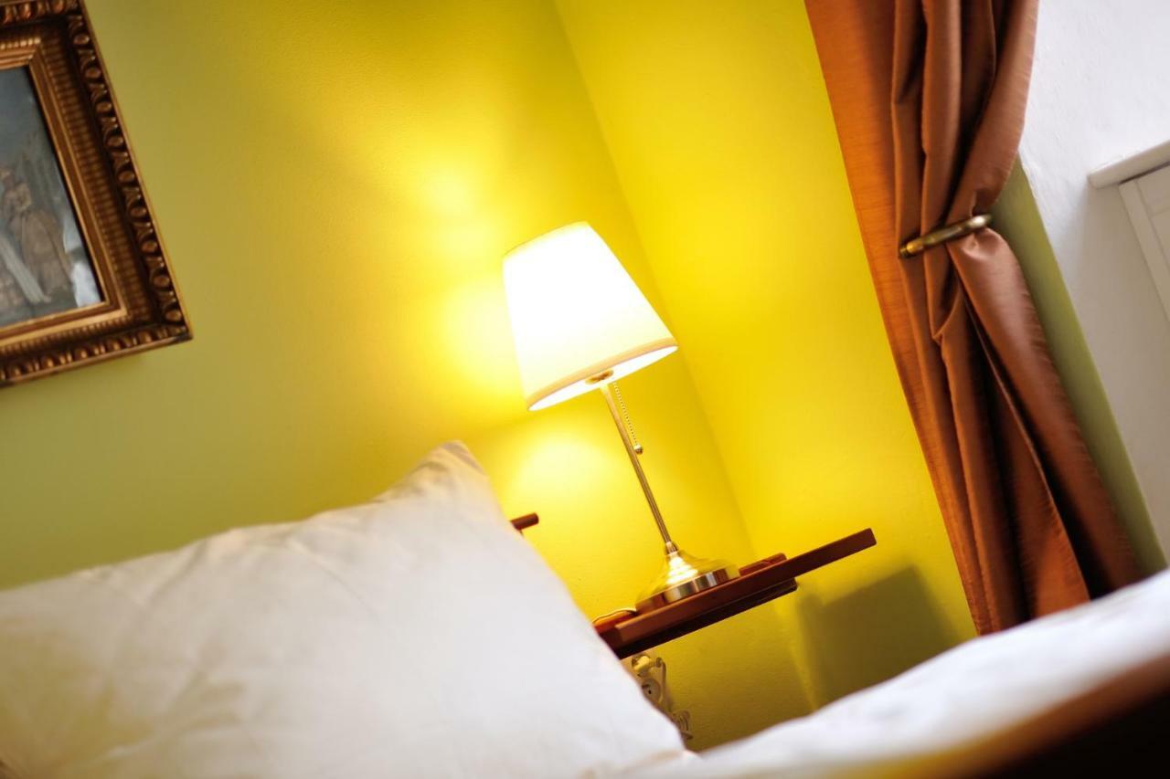 Zamek Nove Mesto Nad Metuji Ngoại thất bức ảnh