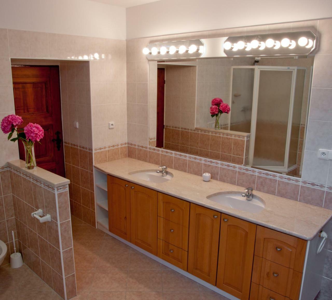 Zamek Nove Mesto Nad Metuji Ngoại thất bức ảnh