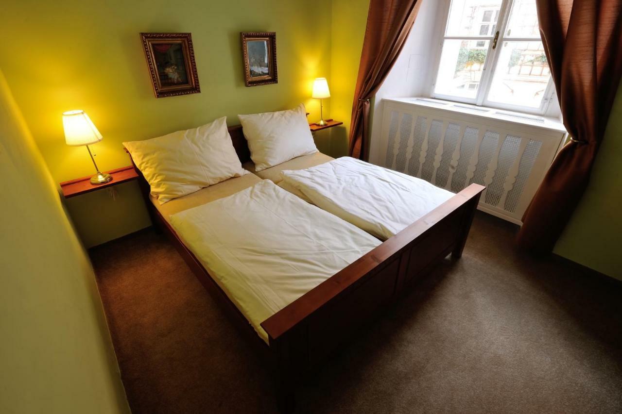 Zamek Nove Mesto Nad Metuji Ngoại thất bức ảnh